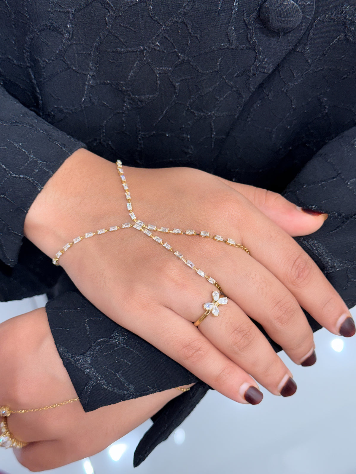 Linear crystal hand chain