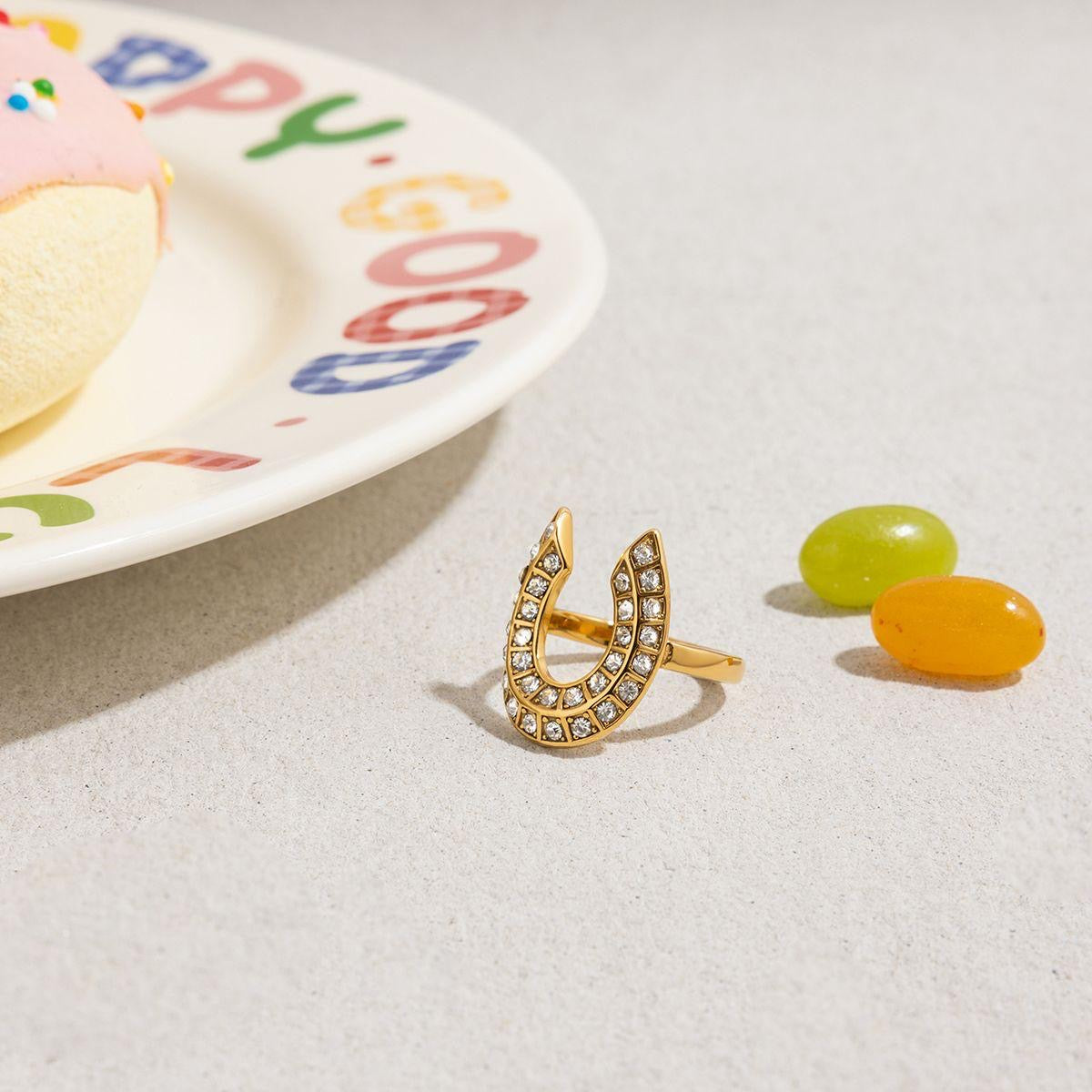 Elegant Arc Ring