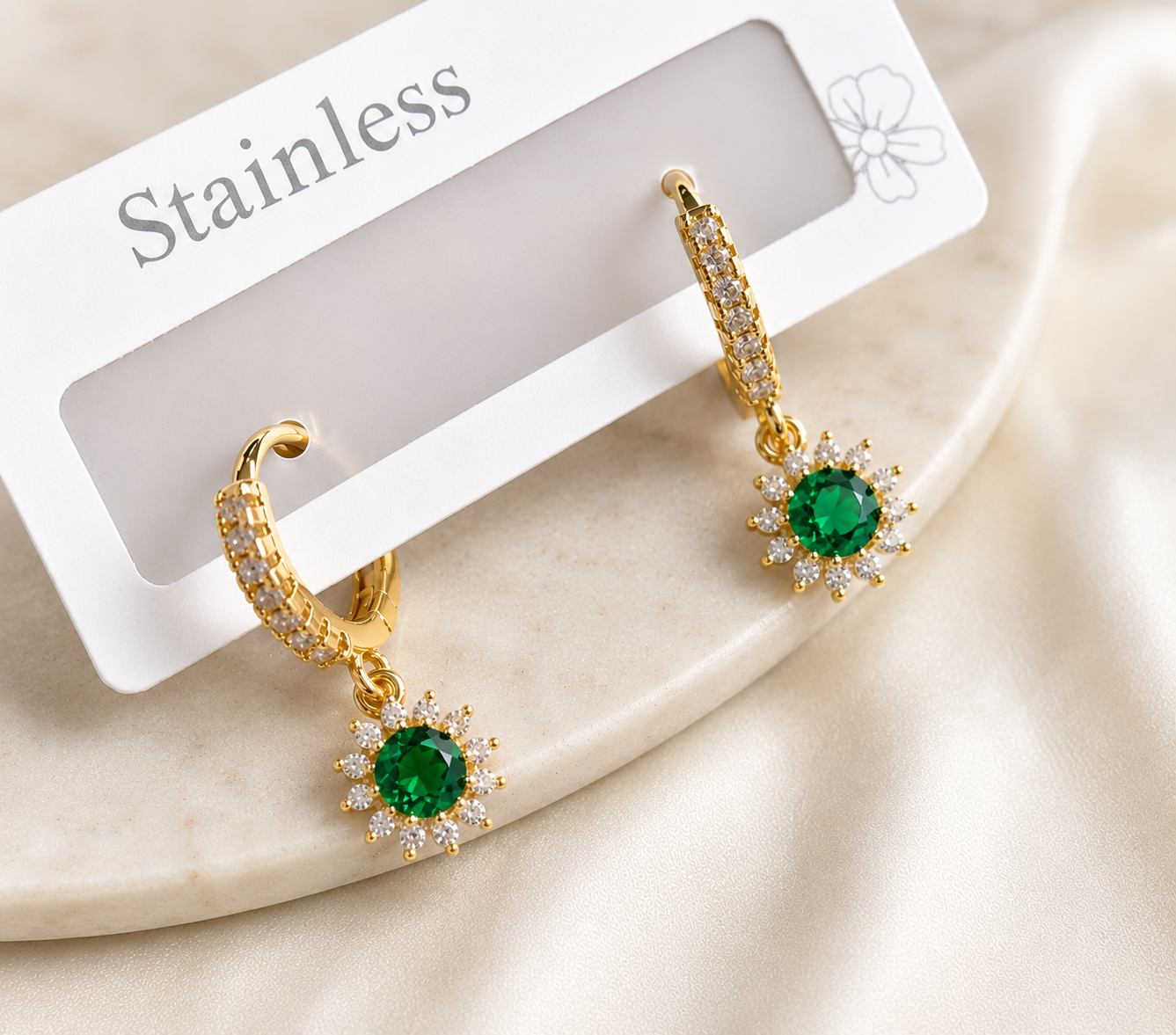 Emerald aura charm earring