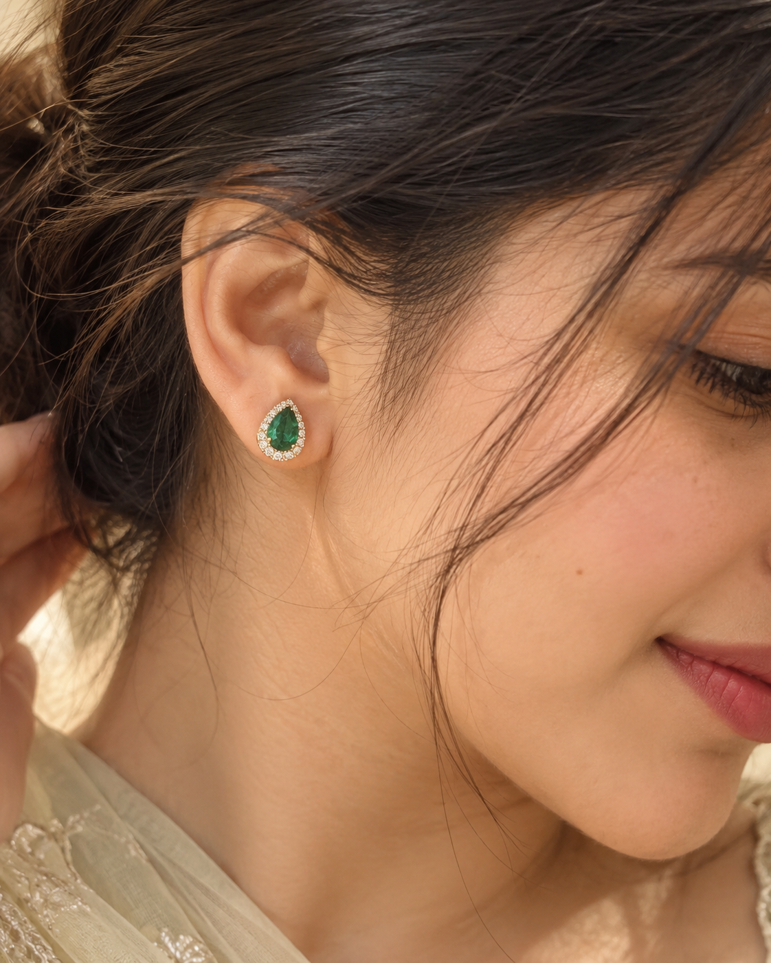 SUNLIT EMERALD DROP EARRING