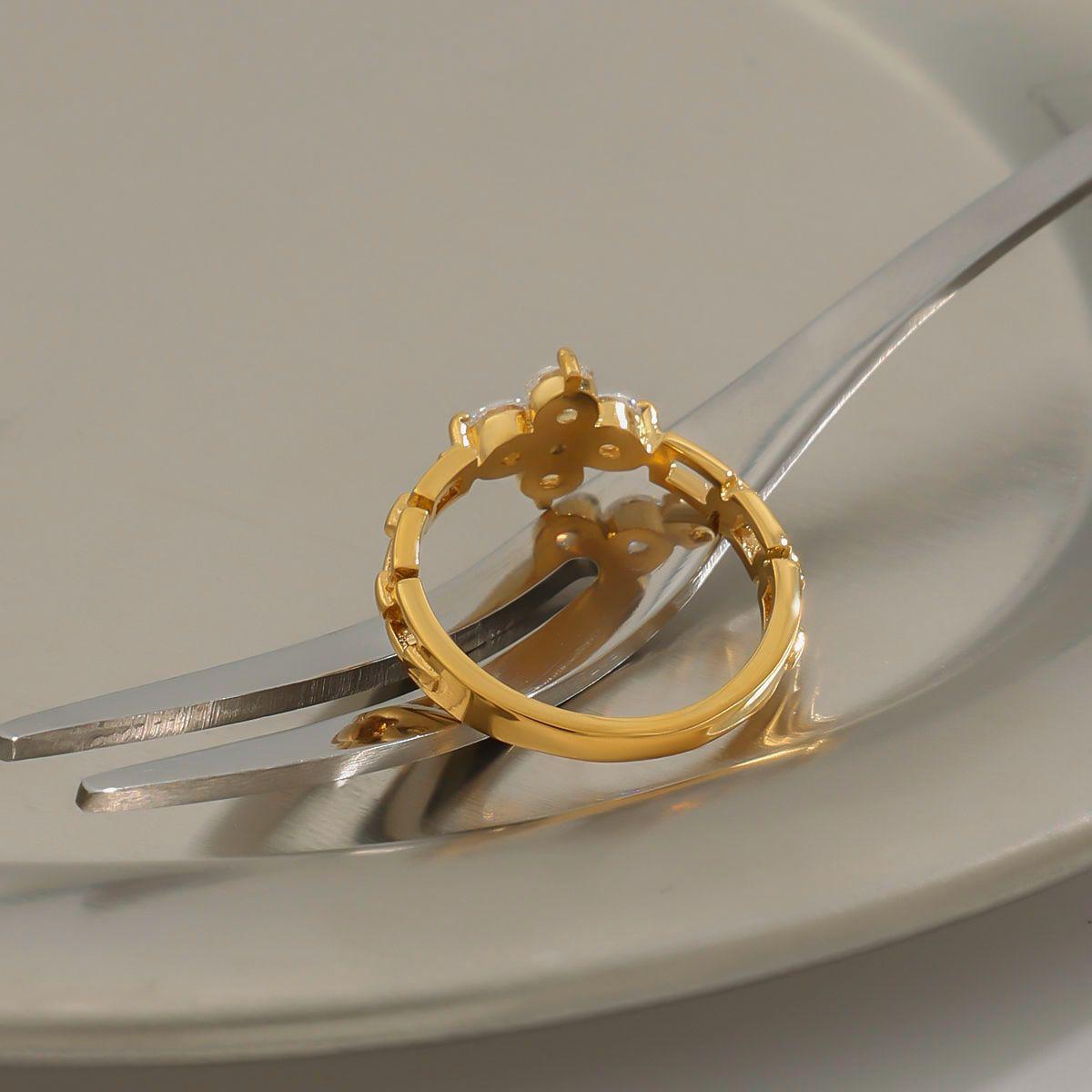 Royal Lily Ring