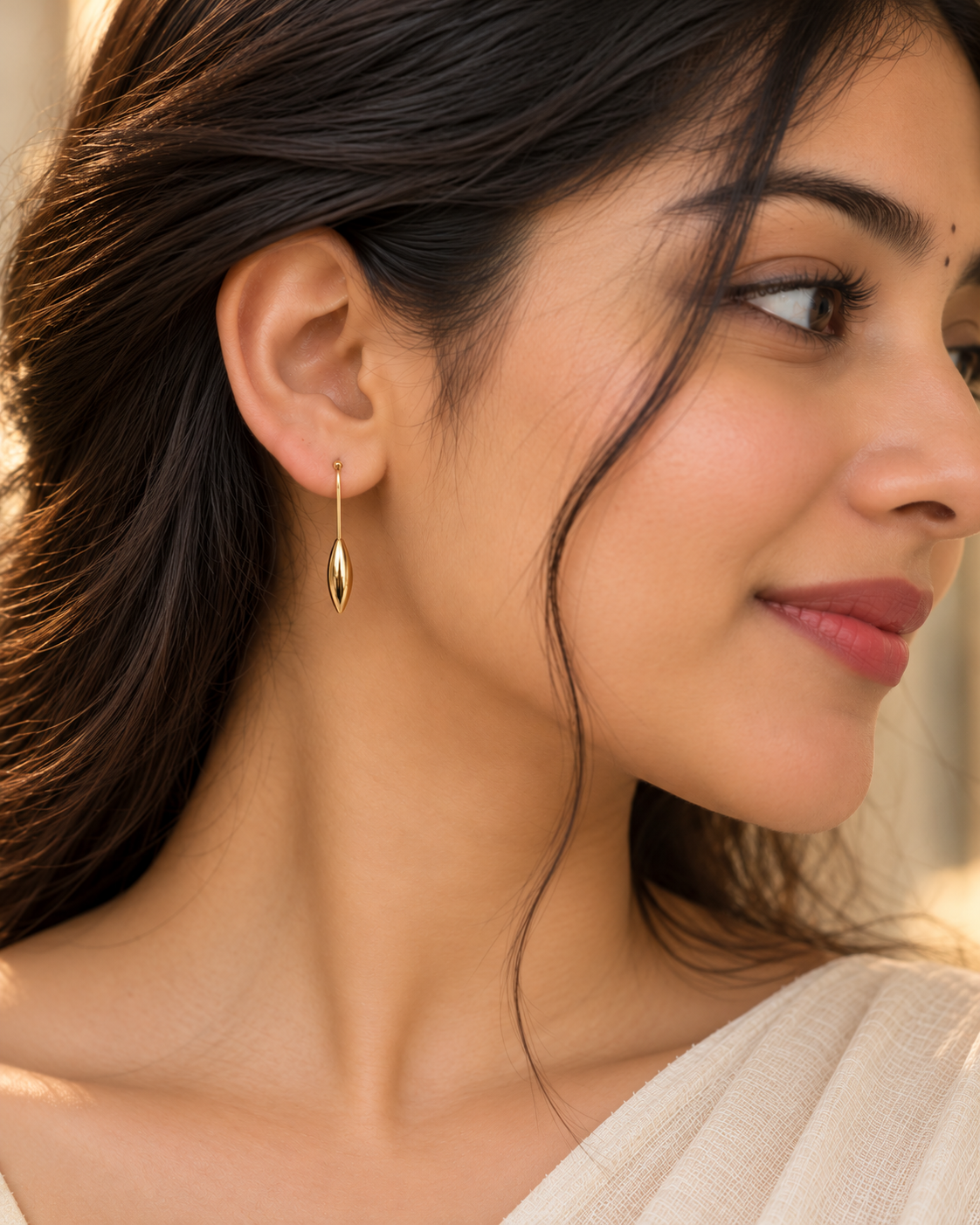 ELARA LEAF EARRING