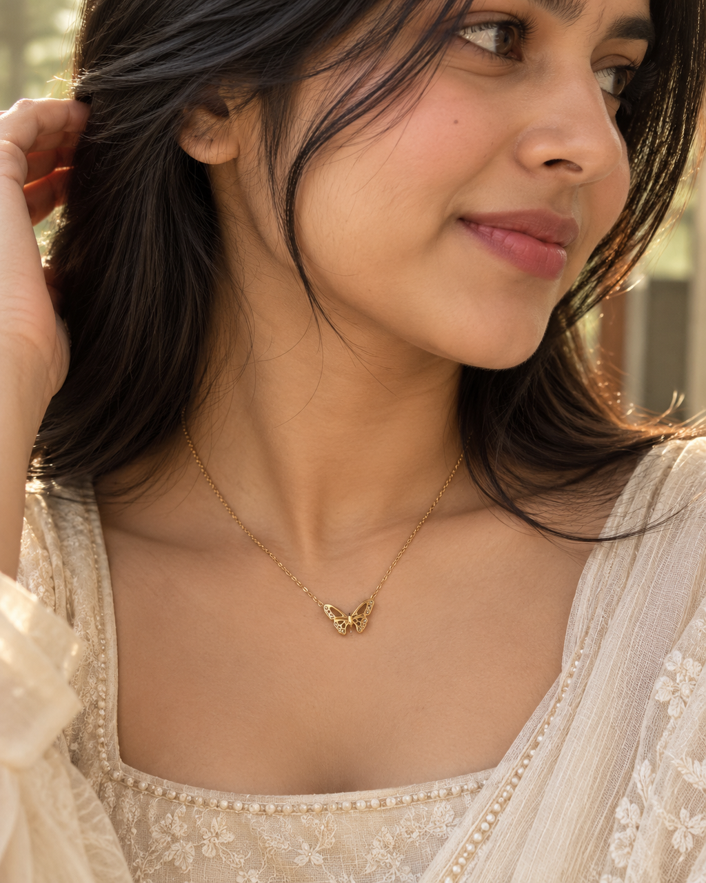CRYSTAL BUTTERFLY NECKLACE
