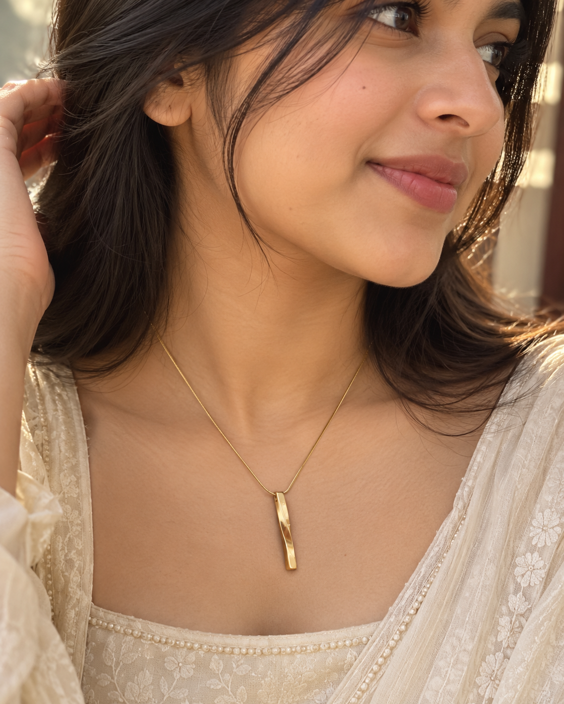 BOLD STICK NECKLACE
