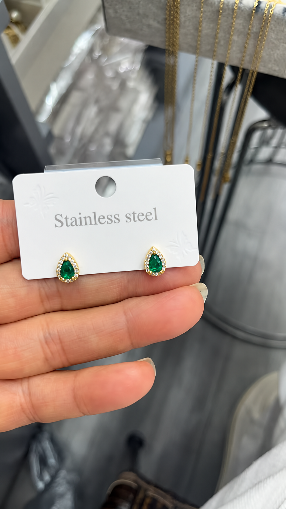 SUNLIT EMERALD DROP EARRING