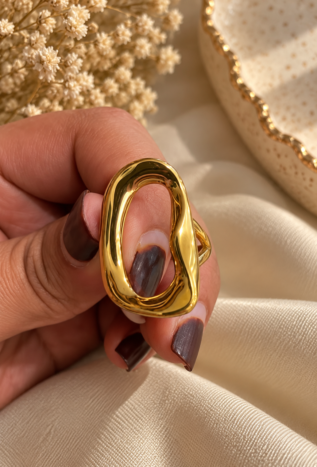 Fluid Oval Statement Ring