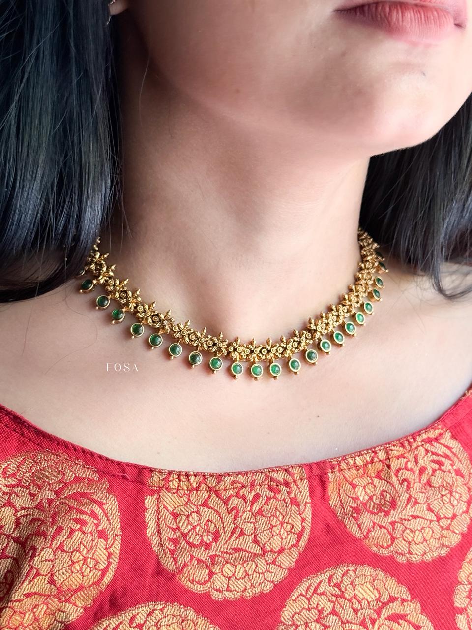 ROYAL EMERALD CHOKER SET