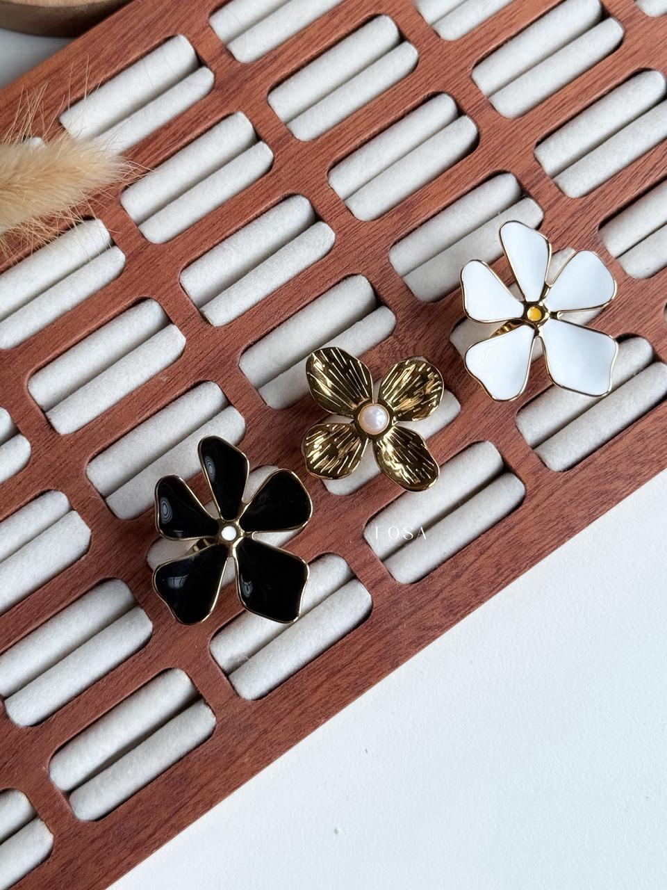BLACK DAISY