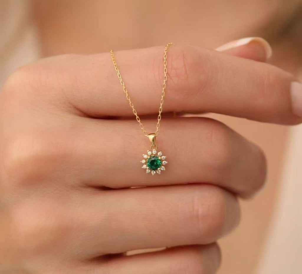 EMERALD AURA CHARM