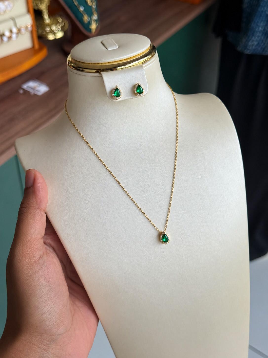 SUNLIT EMERALD DROP SET