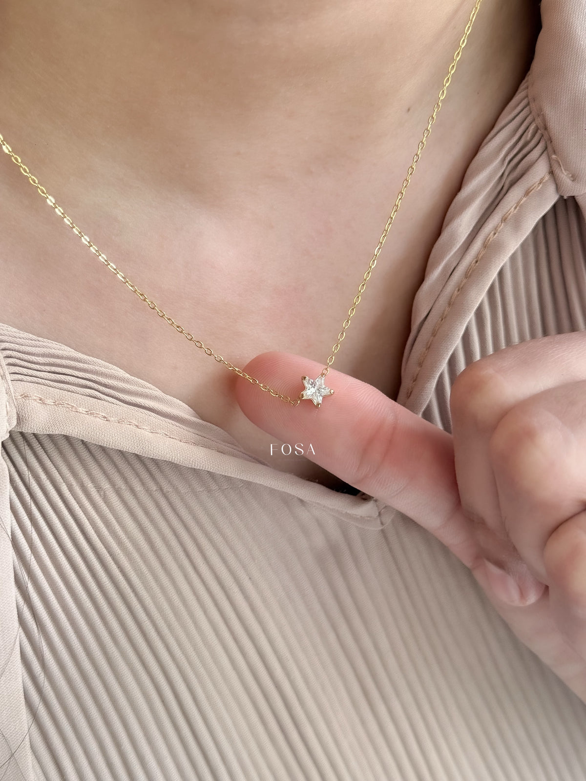 CRYSTAL STAR NECKLACE