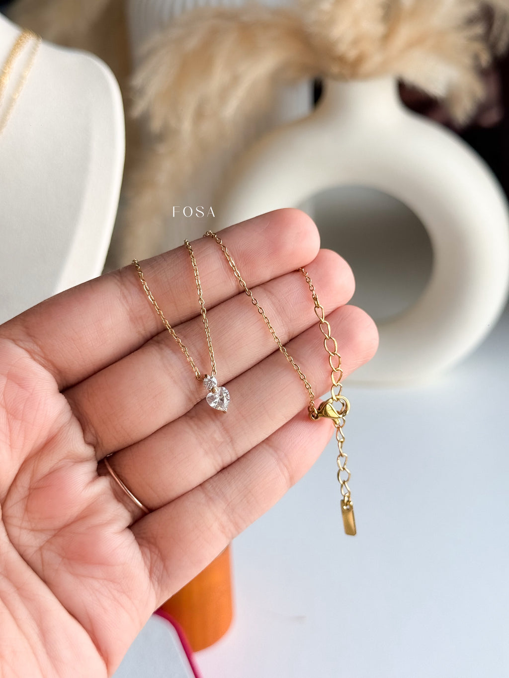 HEART STONE NECKLACE
