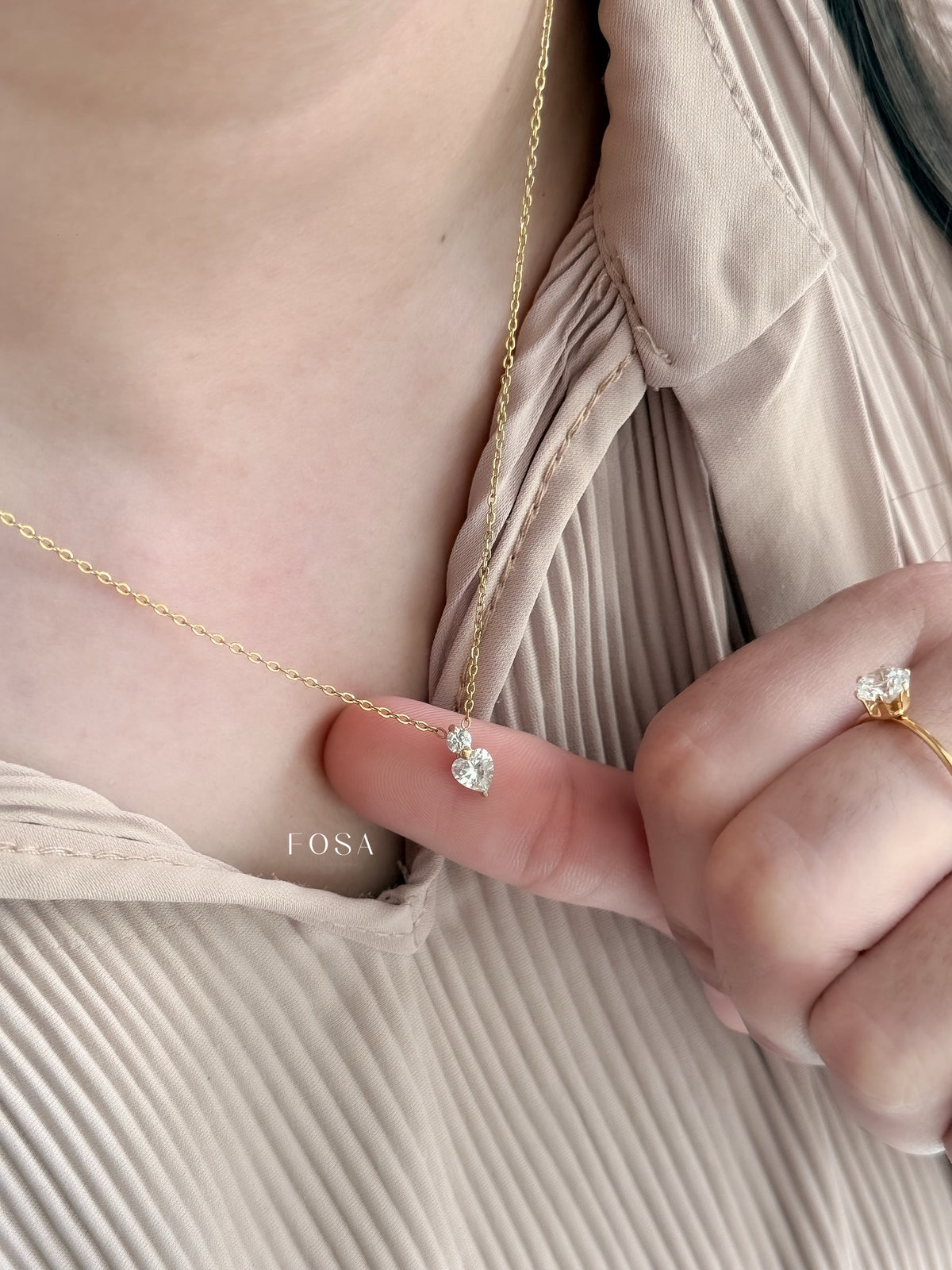HEART STONE NECKLACE
